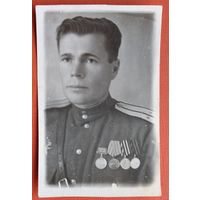 Фото ст.лейтенанта с наградами. 1945 г. 5.5х8 см