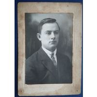 Фото мужчины. 1920-е. 6х9 см.