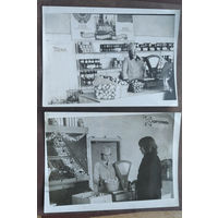 Два фото из СССР. В овощном магазине. 13х18 см. Цена за оба.