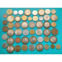 50 монет мира без повторов, среди них очень много юбилейки РФ. (2).