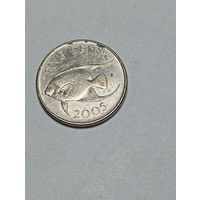 Бермуды 5 центов 2005 года .