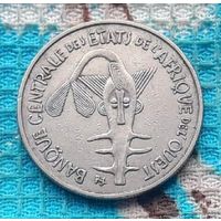 Западная Африка 100 франков 1977 года, Ni. Бенин, Буркина-Фасо, Гвинея-Бисау, Кот-д'Ивуар, Мали, Нигер, Сенегал.