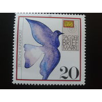 ФРГ 1988 День марки, голубь** Михель-0,8 евро