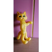 Пластмассовая игрушка Жёлтый кот