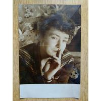 Старое фото 67 женщина курит