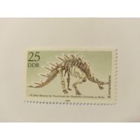 ГДР  1990  динозавр