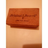 Винтажная картонная упаковка от шприца "Original Record" "Drei Pfeil-Marke".Начало XX-го века.