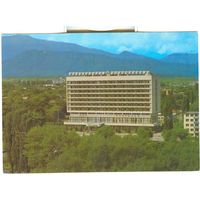 Открытка "Город Орджоникидзе. Гостиница "Владикавказ", 1981 год
