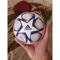 Отличный подарок маленькому футболисту! Мини-мяч футбольный Adidas FIN 20 MINI