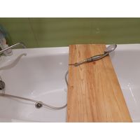 Деревянная полка-подставка на ванную